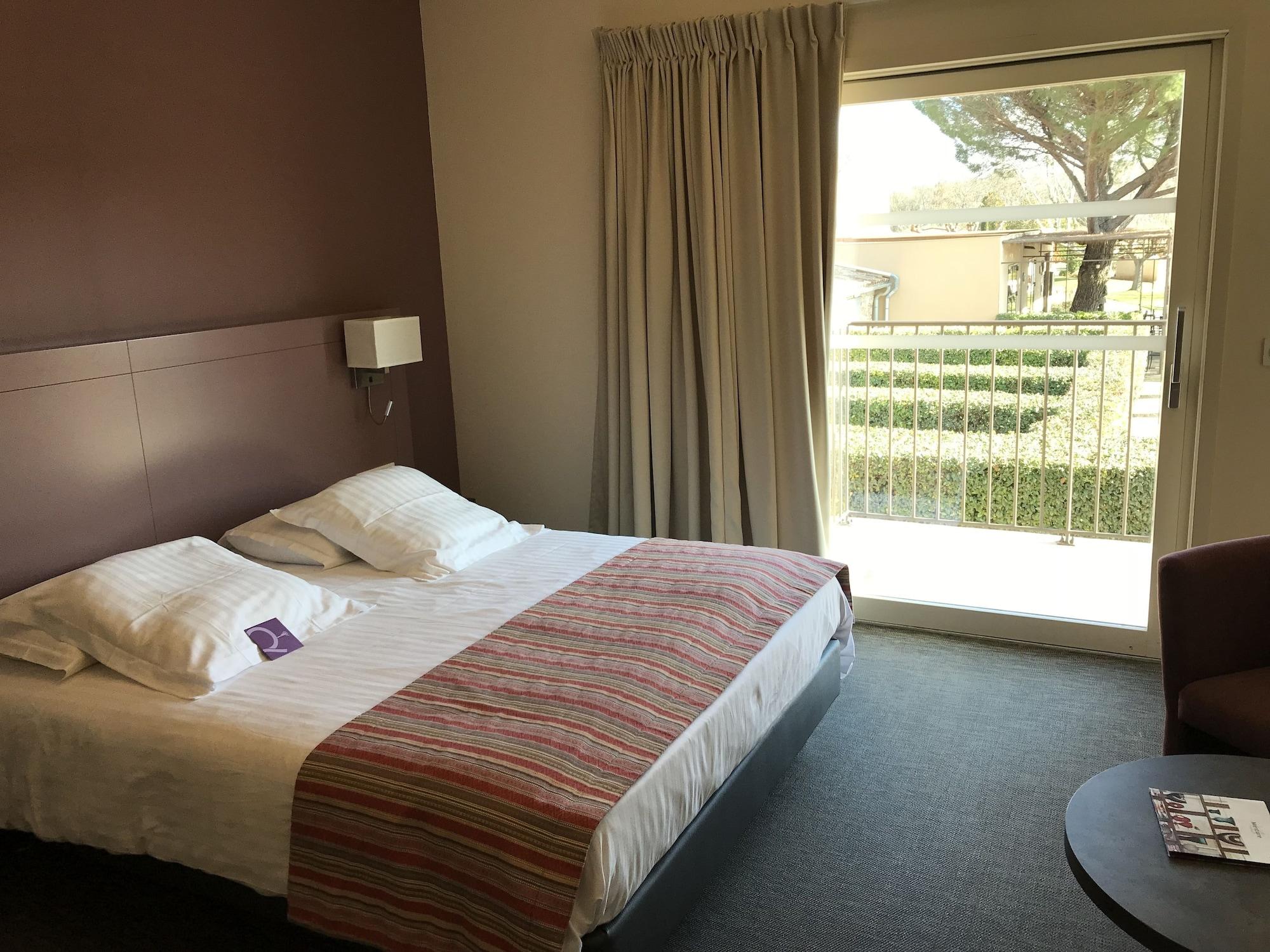 Mercure Aix-En-Provence Sainte-Victoire Chateauneuf-le-Rouge Bagian luar foto