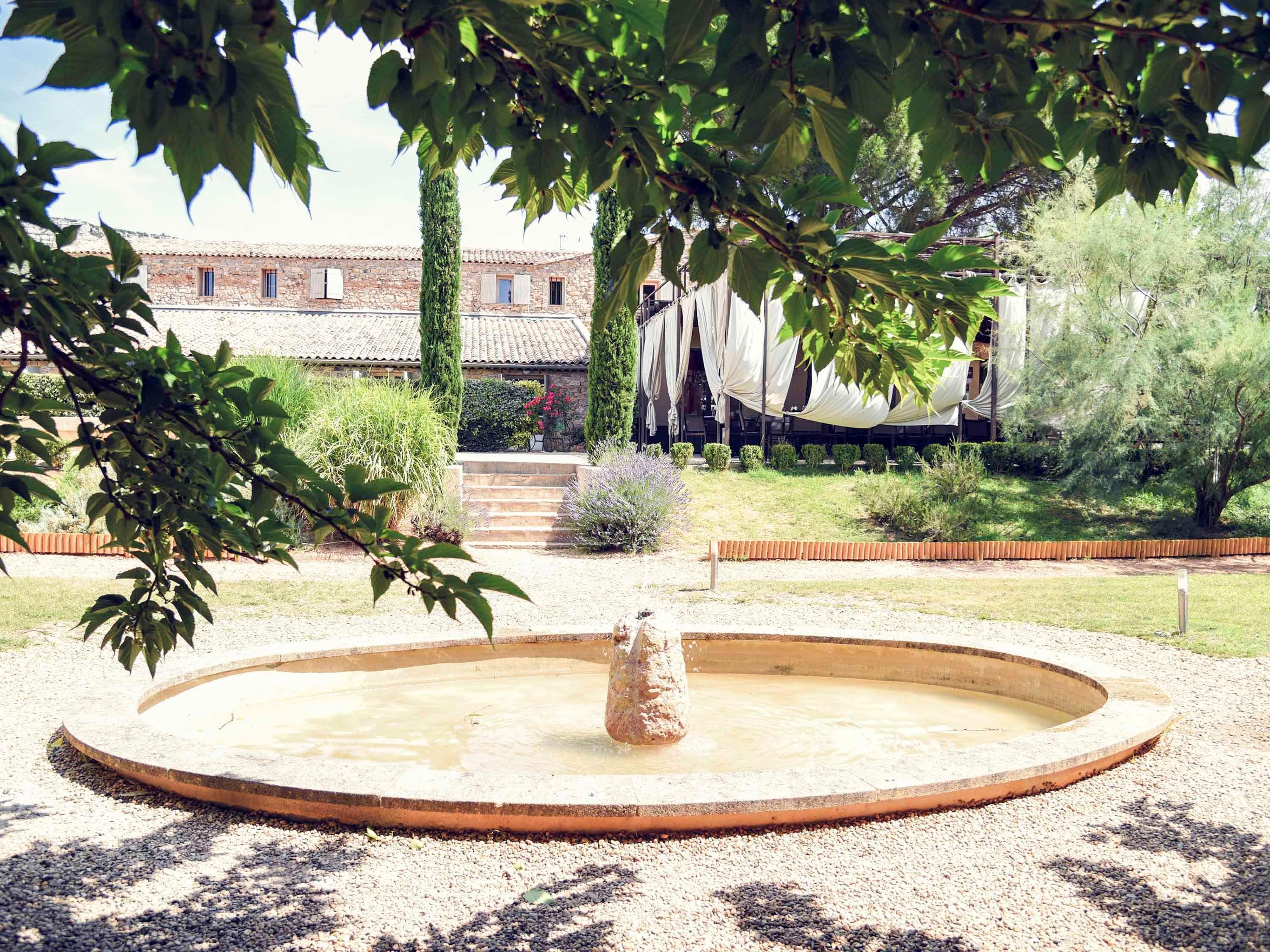 Mercure Aix-En-Provence Sainte-Victoire Chateauneuf-le-Rouge Bagian luar foto