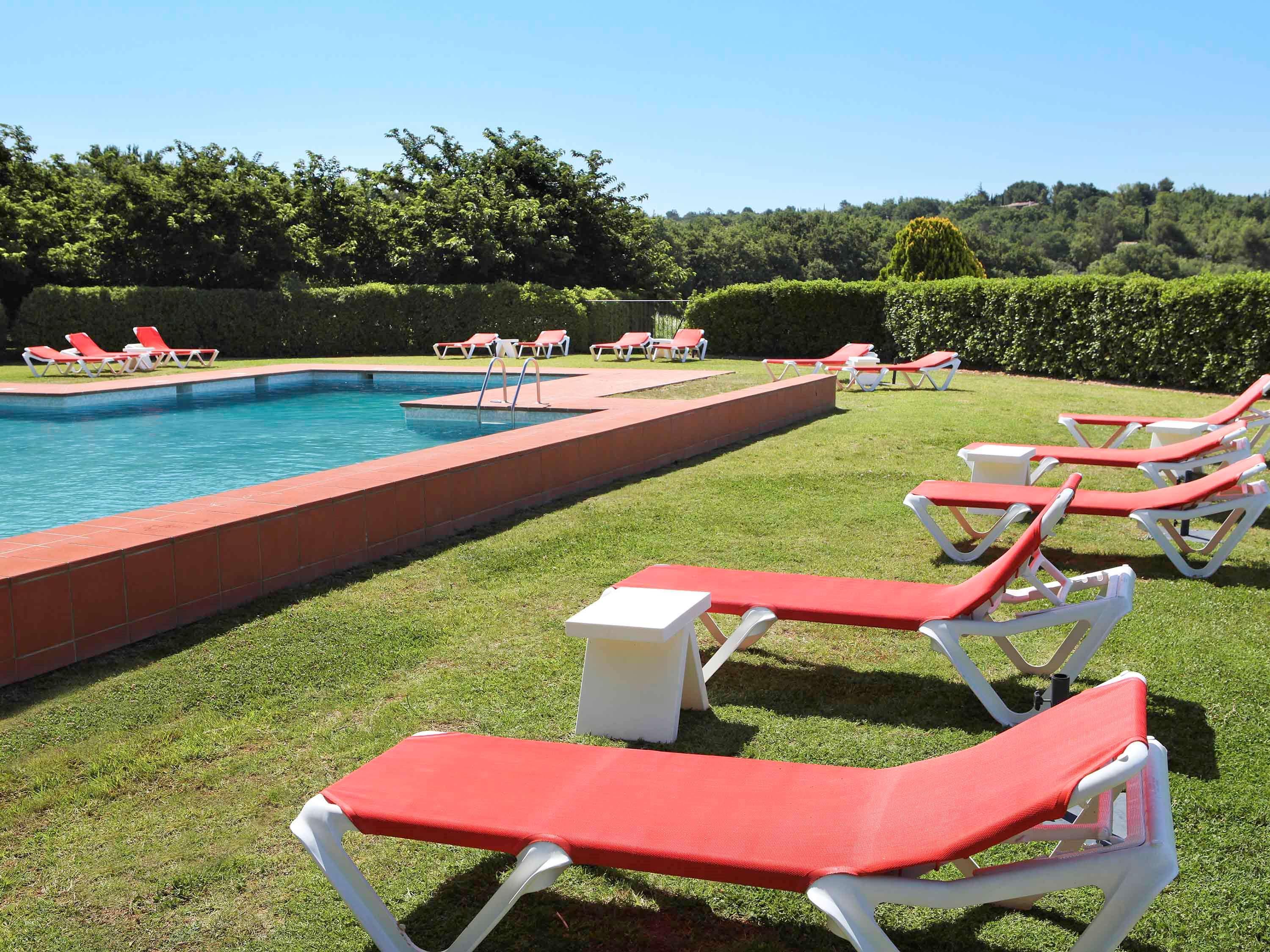 Mercure Aix-En-Provence Sainte-Victoire Chateauneuf-le-Rouge Bagian luar foto