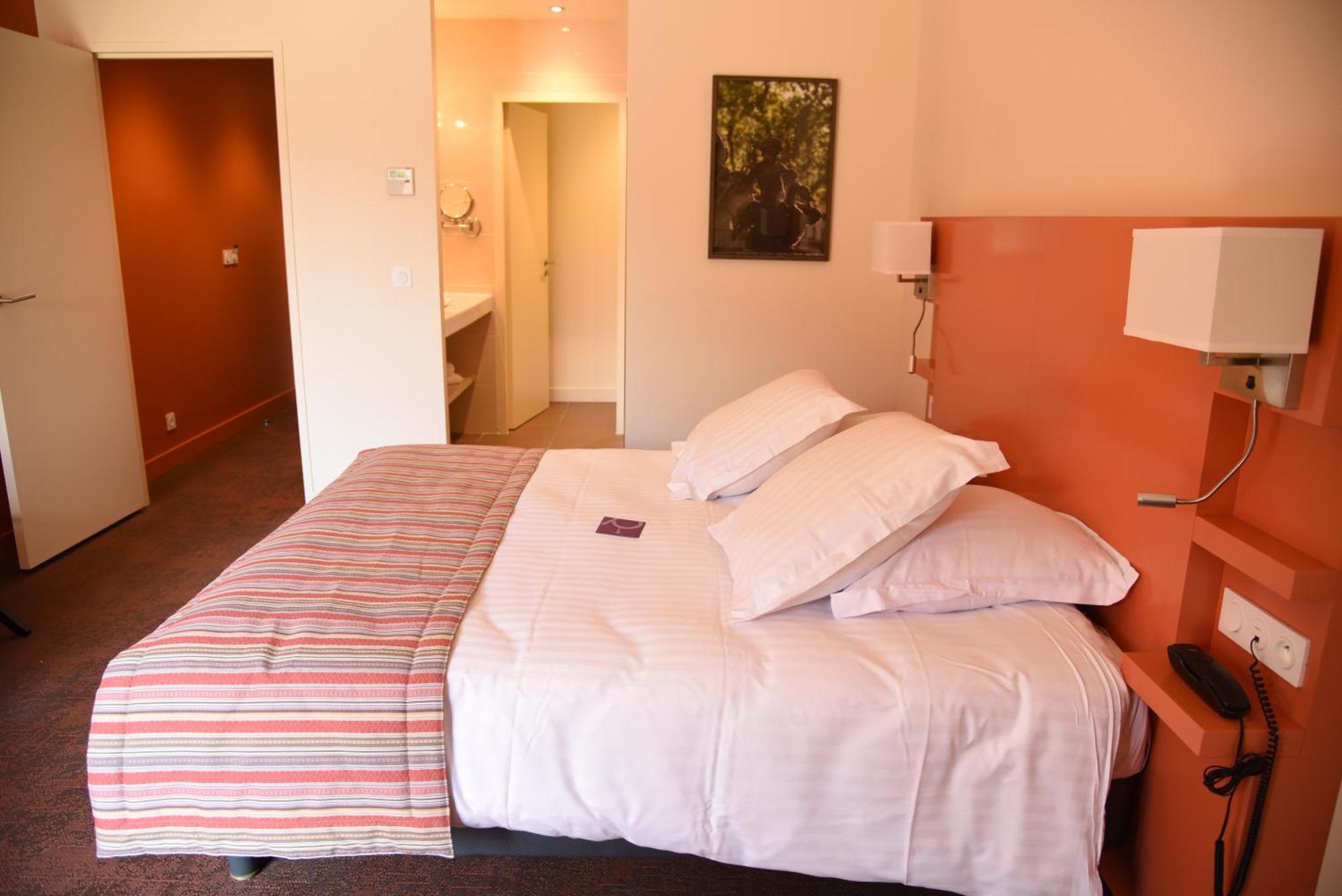 Mercure Aix-En-Provence Sainte-Victoire Chateauneuf-le-Rouge Bagian luar foto