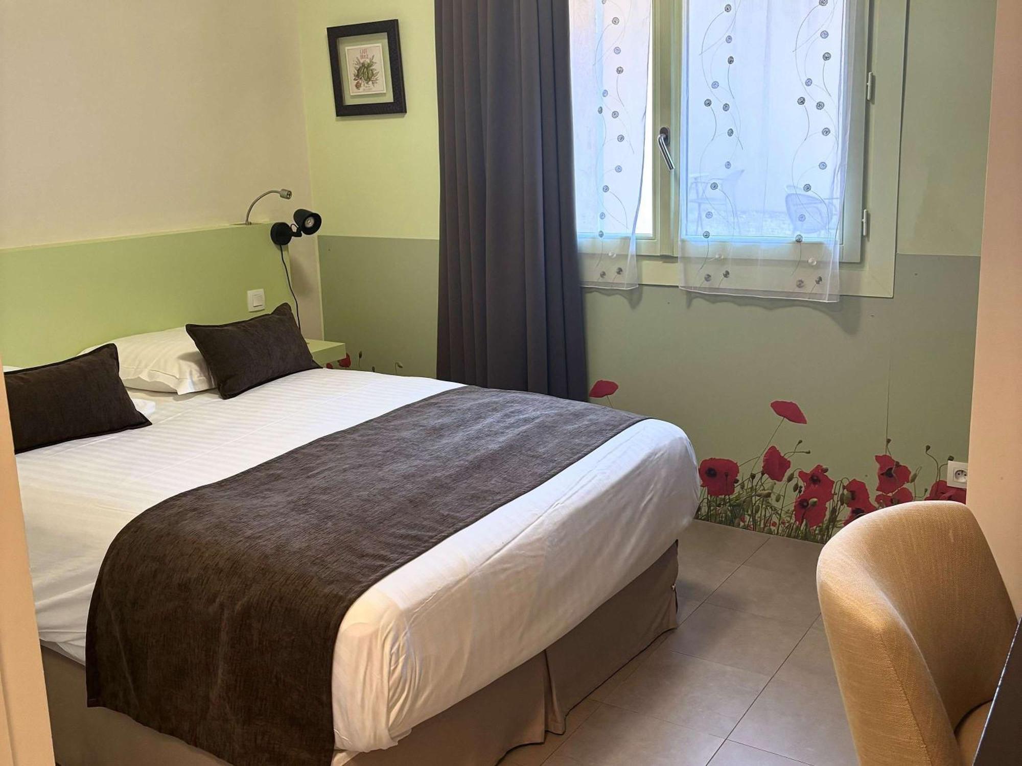 Mercure Aix-En-Provence Sainte-Victoire Chateauneuf-le-Rouge Bagian luar foto