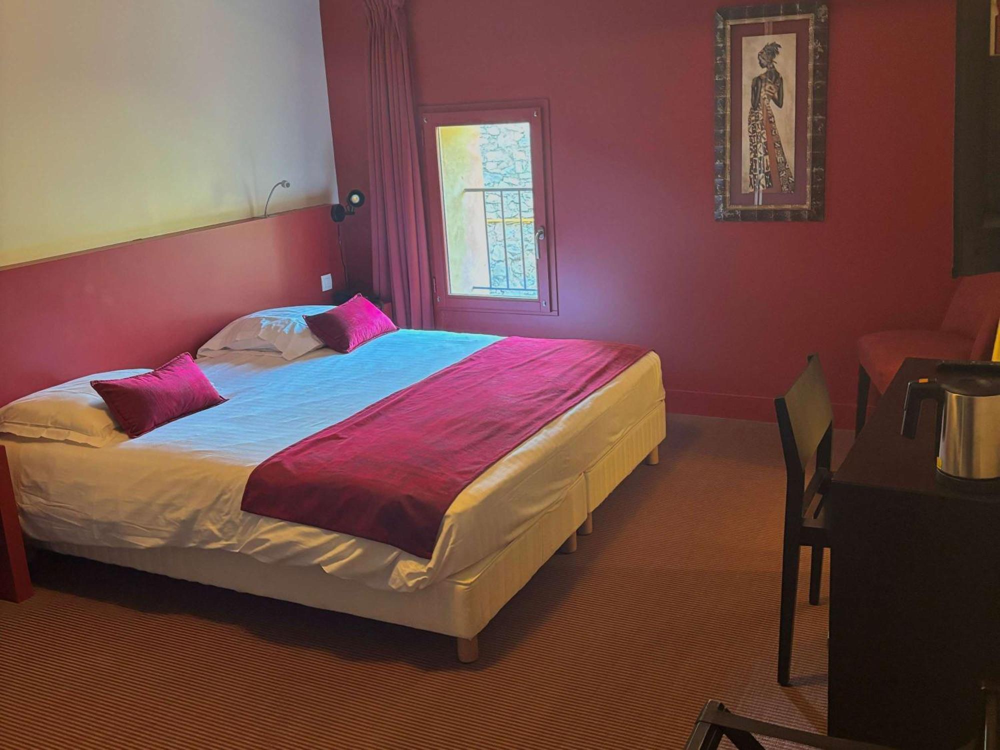 Mercure Aix-En-Provence Sainte-Victoire Chateauneuf-le-Rouge Bagian luar foto