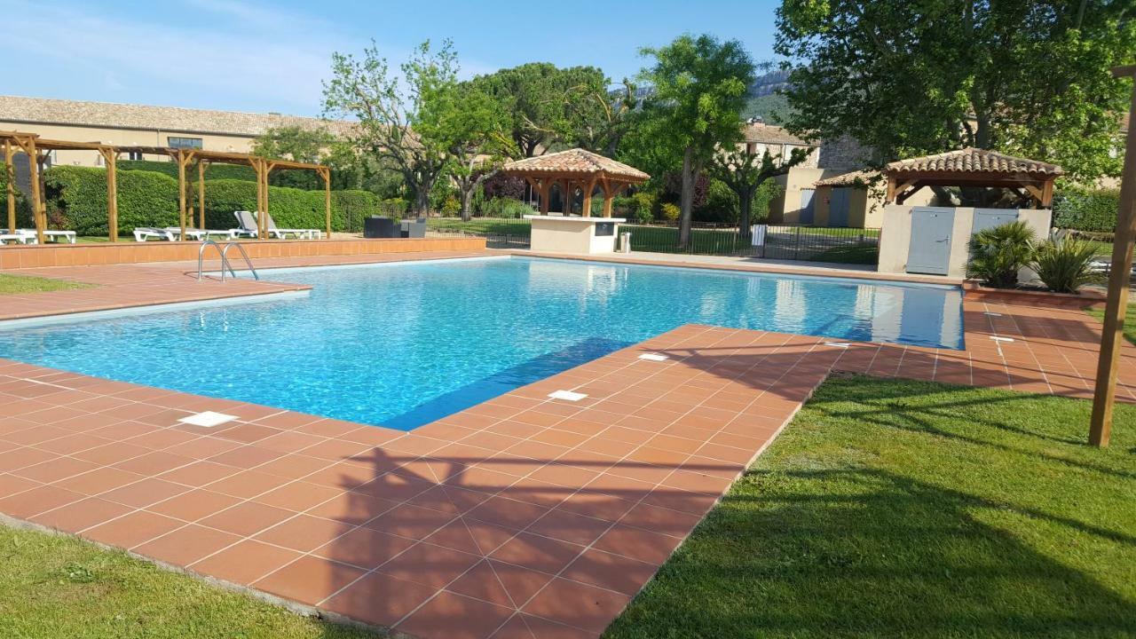 Mercure Aix-En-Provence Sainte-Victoire Chateauneuf-le-Rouge Bagian luar foto