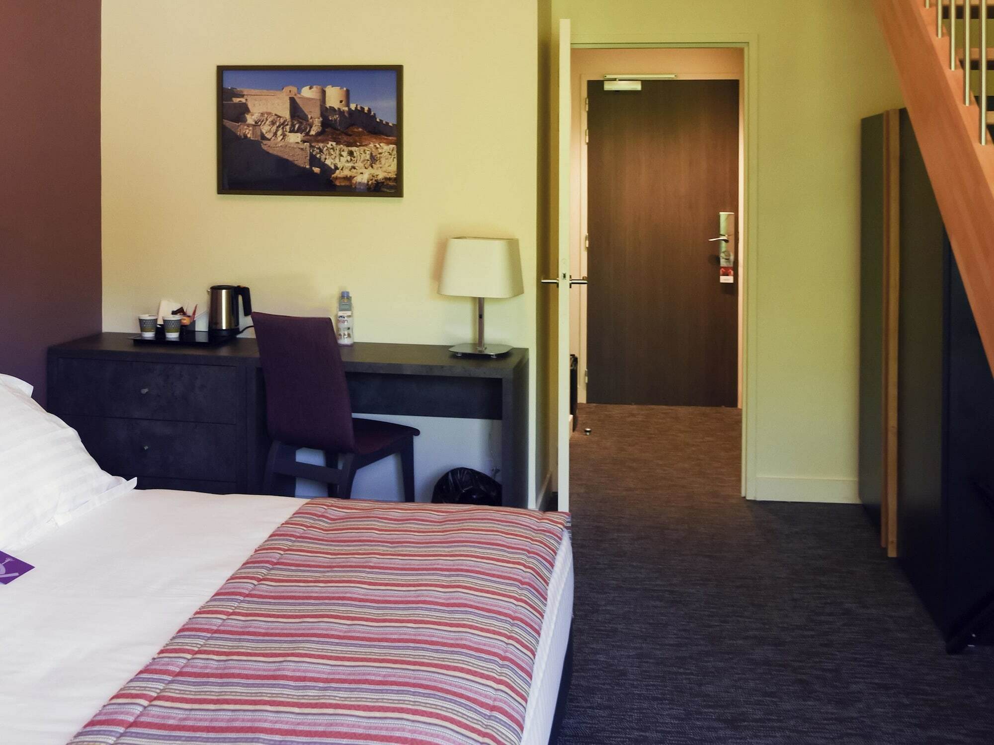 Mercure Aix-En-Provence Sainte-Victoire Chateauneuf-le-Rouge Bagian luar foto